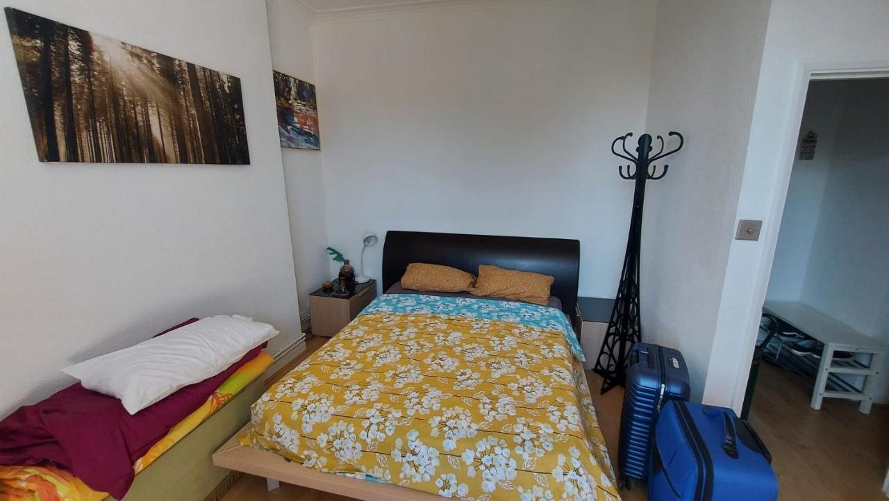 Extra Large One Bedroom Flat With Parking London Eksteriør bilde