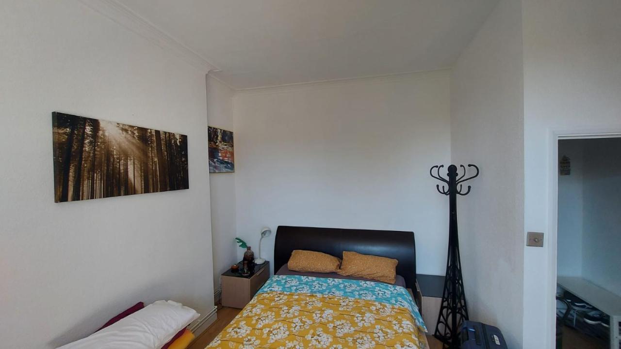 Extra Large One Bedroom Flat With Parking London Eksteriør bilde