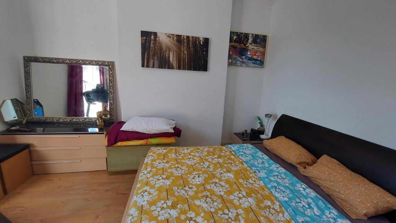 Extra Large One Bedroom Flat With Parking London Eksteriør bilde