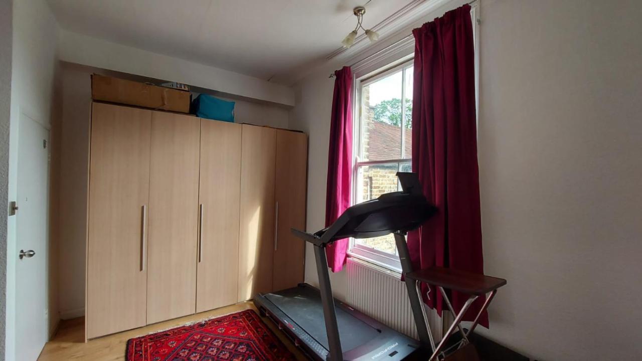 Extra Large One Bedroom Flat With Parking London Eksteriør bilde