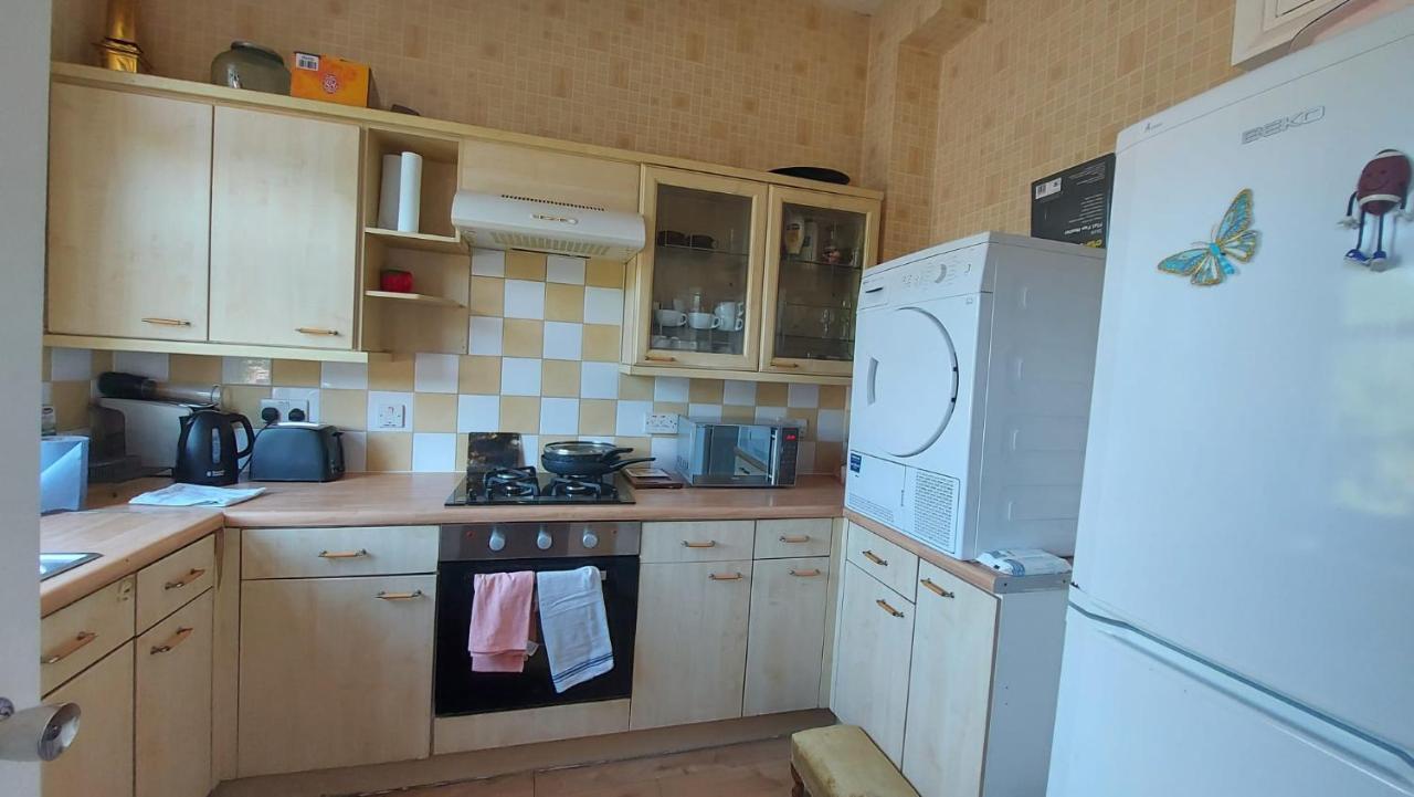 Extra Large One Bedroom Flat With Parking London Eksteriør bilde