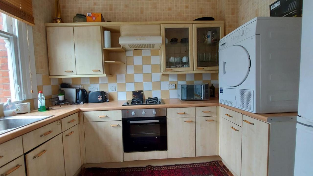 Extra Large One Bedroom Flat With Parking London Eksteriør bilde