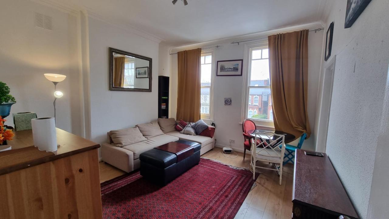 Extra Large One Bedroom Flat With Parking London Eksteriør bilde