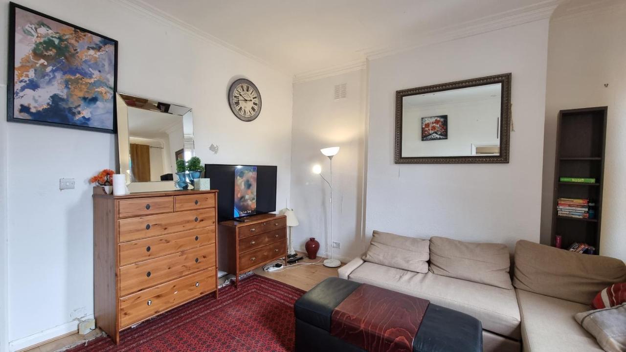 Extra Large One Bedroom Flat With Parking London Eksteriør bilde